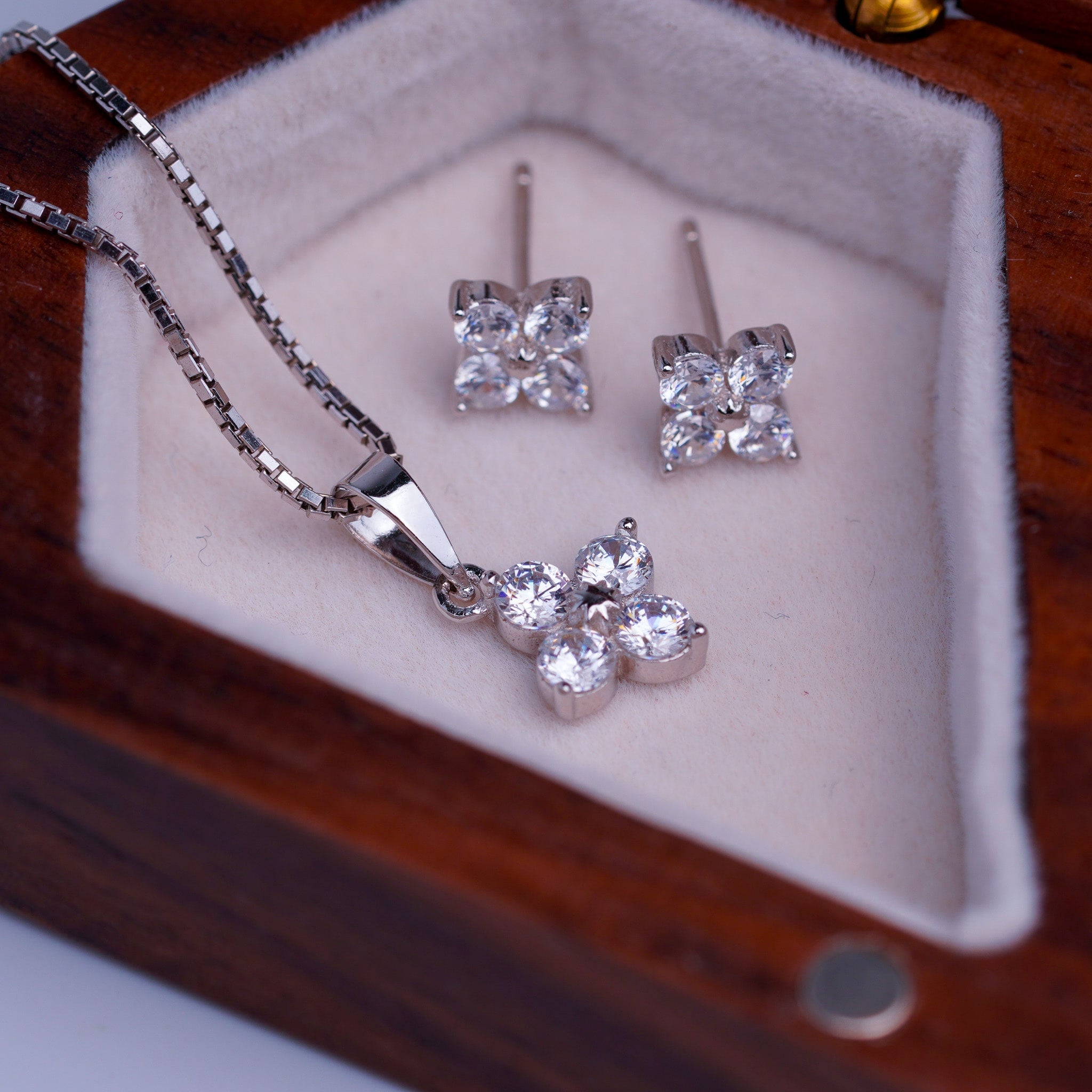 Flower Earrings and Necklace Set, 4 Stones
