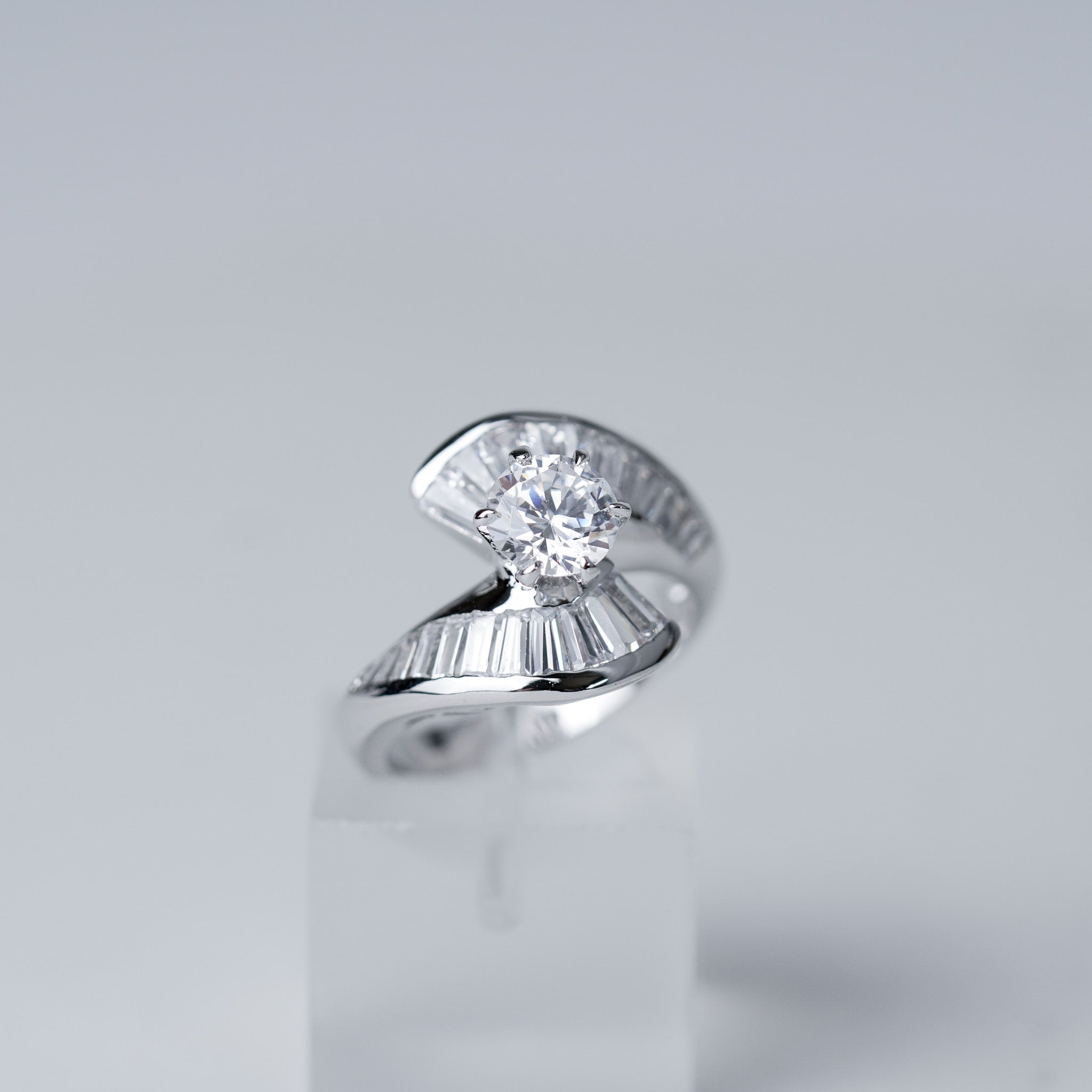 Twist Wave Ring with Simulated Diamonds